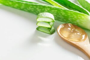 Aloe Vera gel for swollen gums