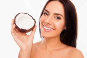 whiten teeth naturally with coconut oil