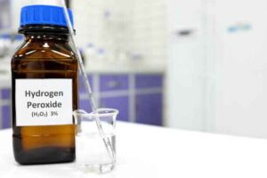 Diluted Hydrogen Peroxide for whiten teeth naturally
