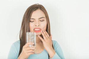 foods to avoid for healthy teeth and gums include ice like ice water, ice cream