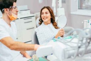 Dentist explaining how to heal cavities with food during a consultation