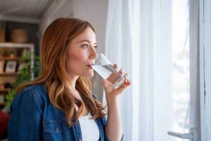 hydrate your mouth to get rid of bad breath naturally