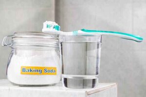 baking soda rinse starves plaque bacteria from teth