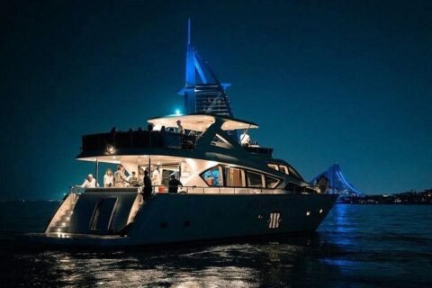 Dubai Marina YACHUT