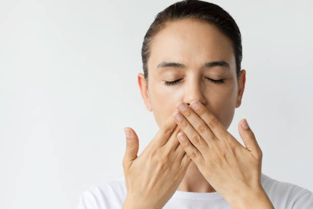 منہ اور سانس کی بدبو (Halitosis) ختم کرنے کے فوری علاج