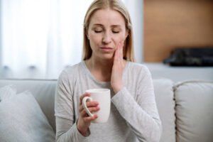 دانتوں میں ٹھنڈا گرم لگنے (Sensitivity) اور درد کا قدرتی علاج