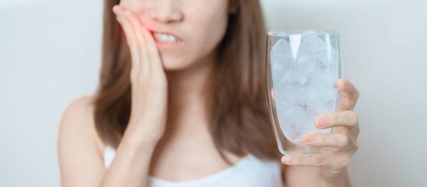 دانتوں میں ٹھنڈا گرم لگنے (Tooth Sensitivity) اور درد کا مسئلہ